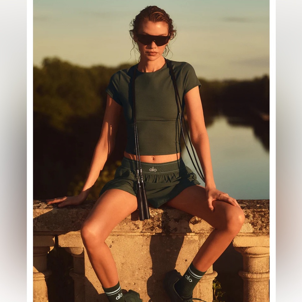 NWT Alo yoga Green olive soft sculpt best bet short sleeve top xxs